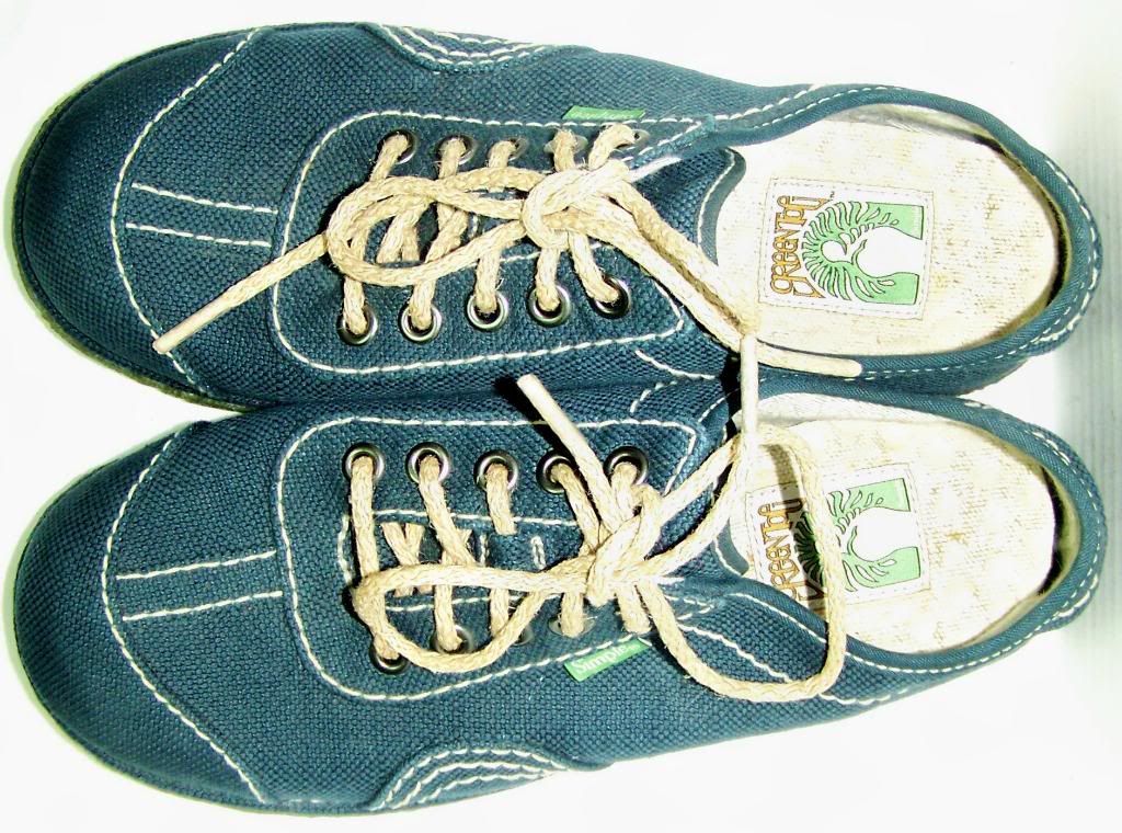 simple green toe shoes