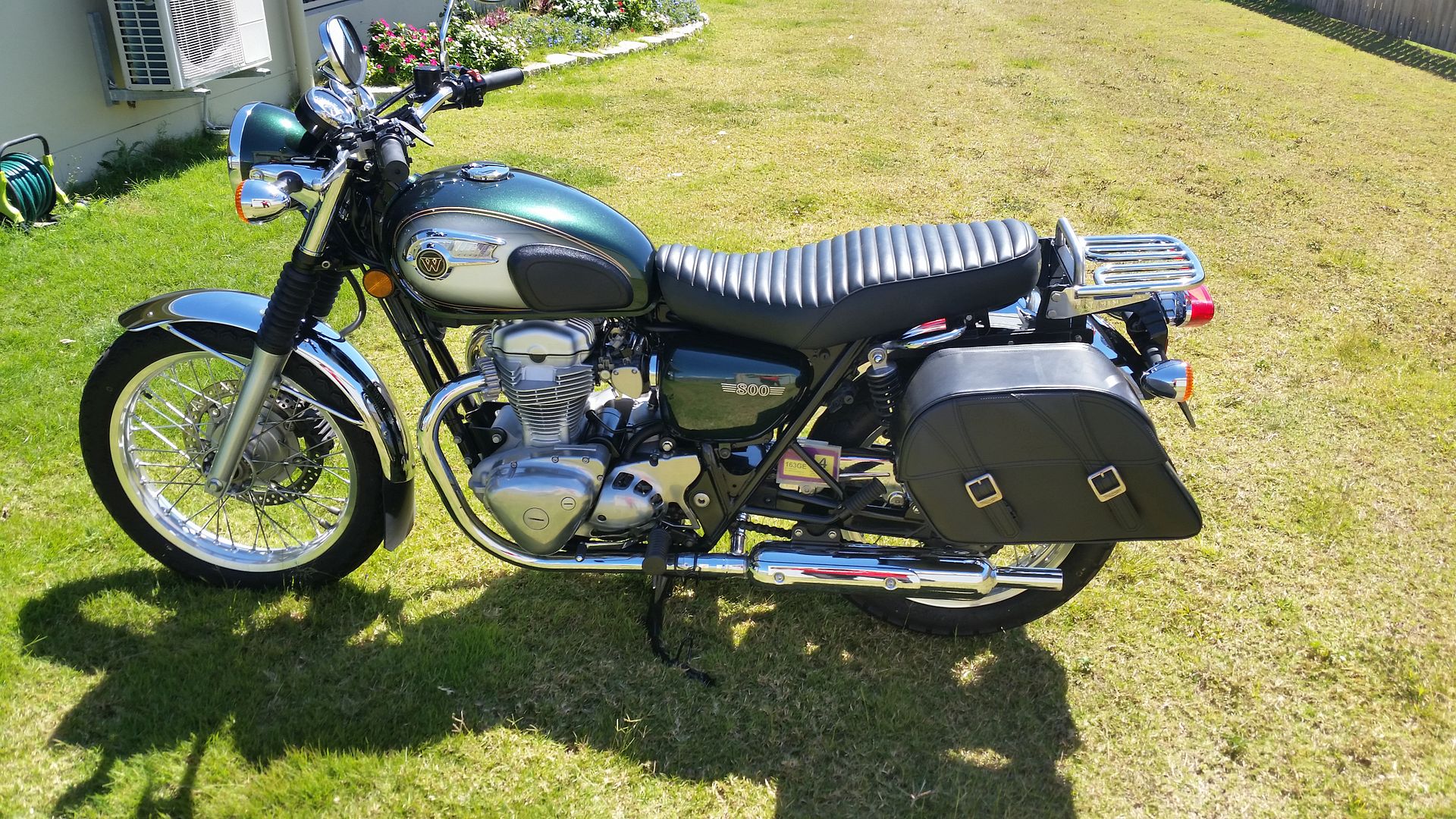 kawasaki w800 saddlebags