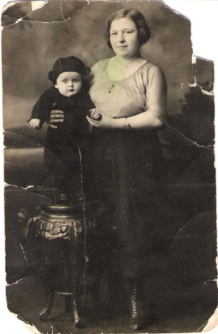 IMAGE: http://i637.photobucket.com/albums/uu98/mgeczy/305439273107.jpg