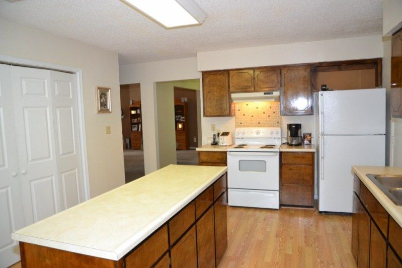 All appliances are included photo 2785WillowBend10Kitchen1024x768.jpg