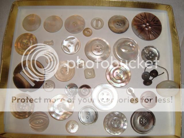 Pound + lot of Antique vintage MOP mother of pearl Shell buttons 