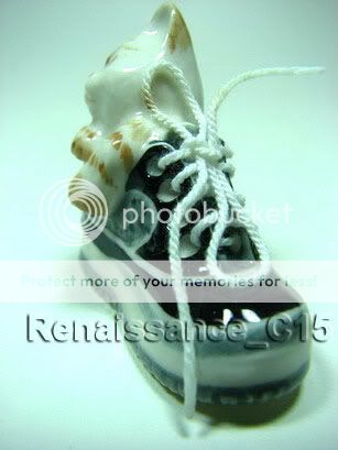 Figurine Miniature Animal Ceramic Statue Cat and Shoe#3  