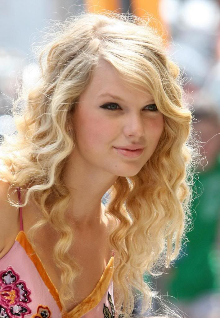 https://i637.photobucket.com/albums/uu97/Sh1fty/24155pcn-jonas17-taylor-swift.jpg